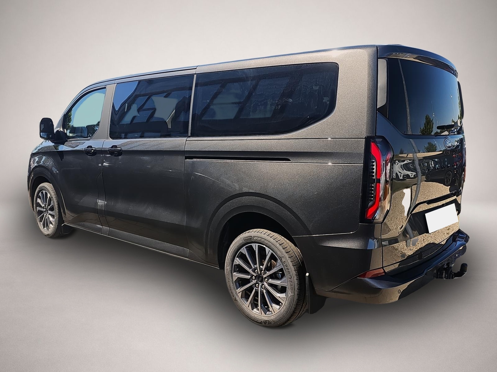 Bild 5 Ford Tourneo Custom 2.0 EcoBlue Autom. Titanium X L2