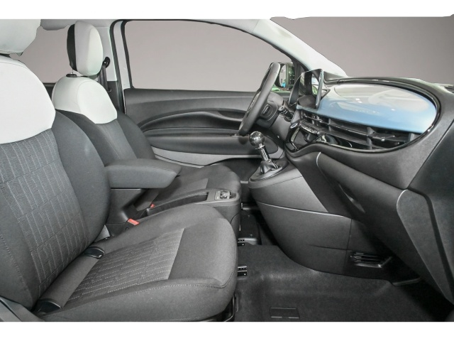 Bild 5 Fiat 500 1.0 Hybrid+CARPLAY+SiHzg+R-KAM+PDC+KLIMAAUTO