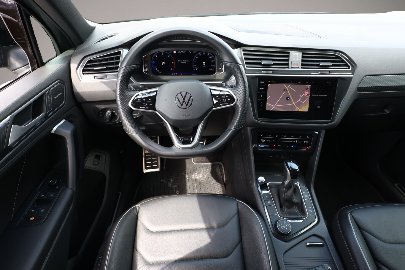 Bild 6 Volkswagen Tiguan 2.0 TDI 200 4 Motion DSG R-Line Leder ACC