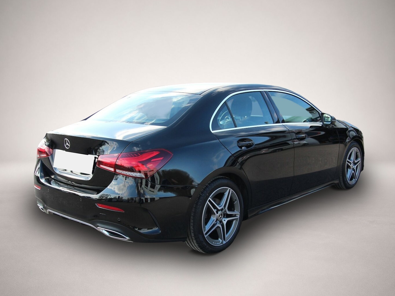 Fotografie 6 des Mercedes-Benz A 180 Limousine AMG Line NAVI+LED+ALU18+TEMPOMAT