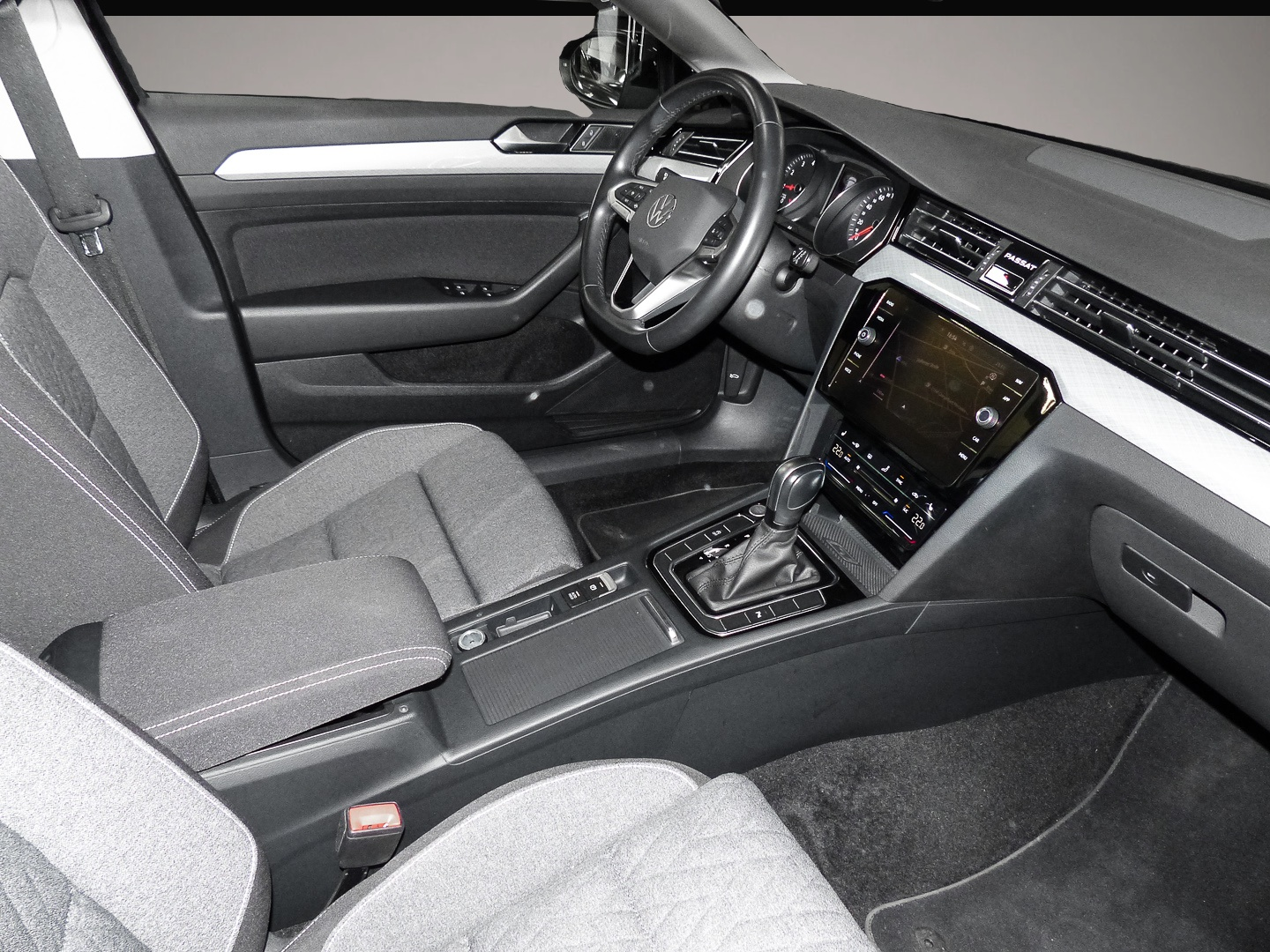 Bild 3 Volkswagen Passat Business 1.5 TSI BMT Start-Stopp EU6d AHK