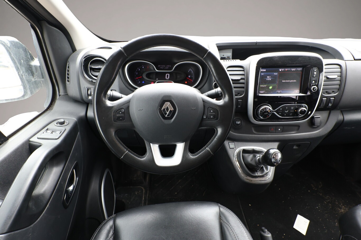 Fotografie 6 des Renault Trafic dCi 145 L2 Grand SpaceClass 7S Nav PDC