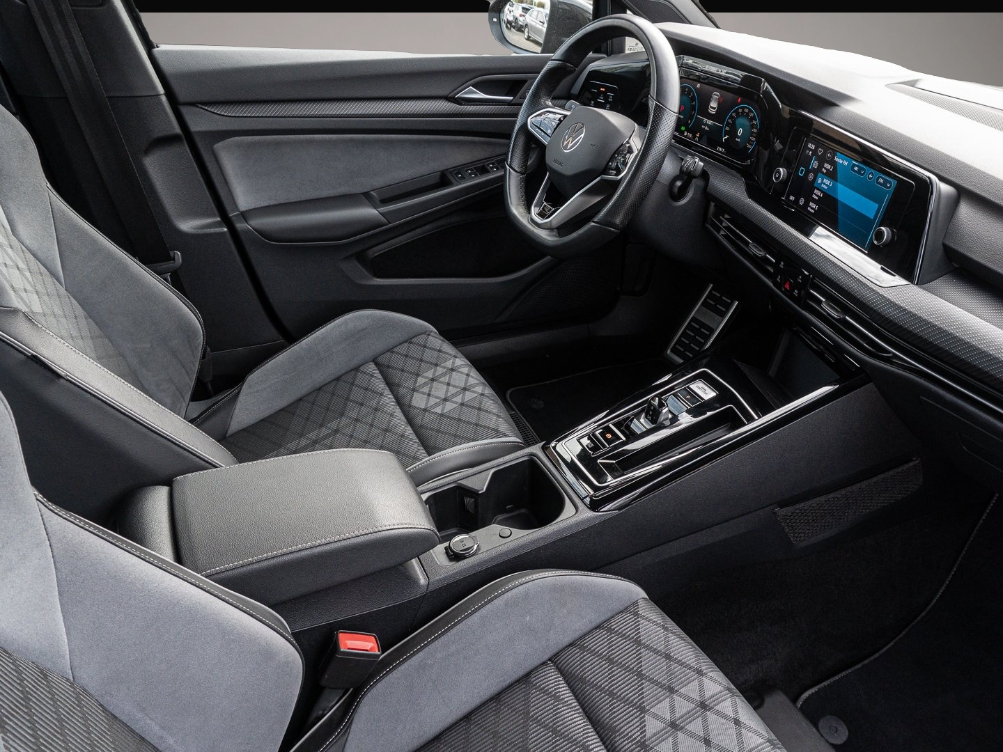 Bild 6 Volkswagen Golf 1.5 eTSI DSG R-Line