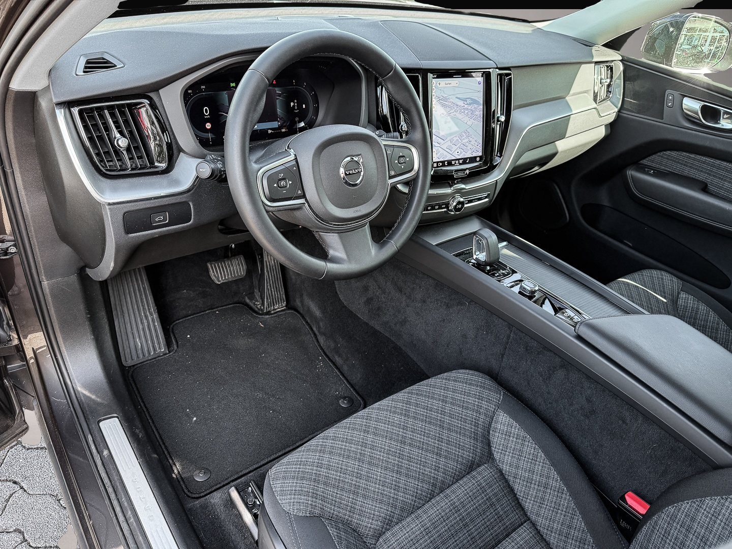 Bild 4 Volvo XC60 Core 2WD B4 Diesel EU6d AHK Digitales Cockp