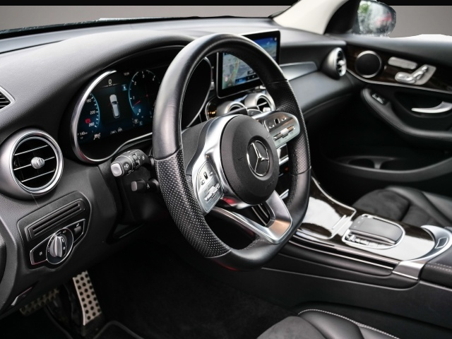 Bild 3 Mercedes-Benz GLC 400 d 4Matic Luftfederung digitales Cockpit