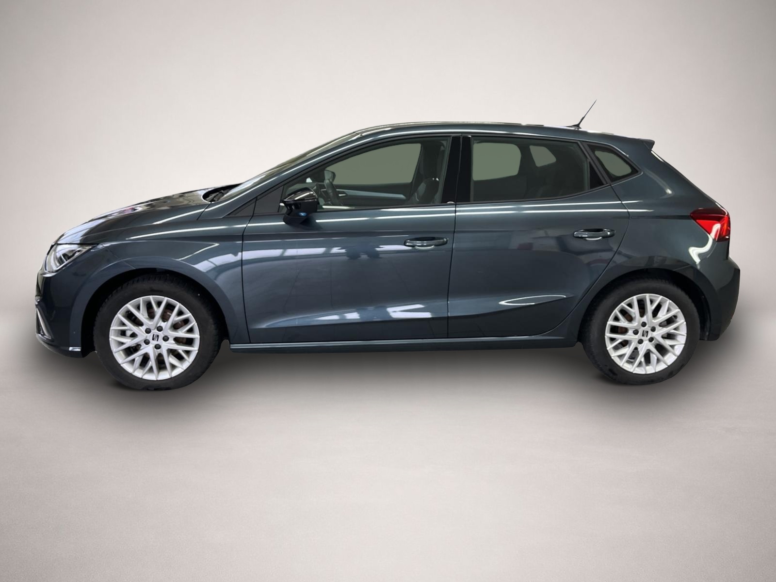 Fotografie 3 des Seat Ibiza 1.0 TSI AB199EUR FR NAVI REAR VIEW SHZ