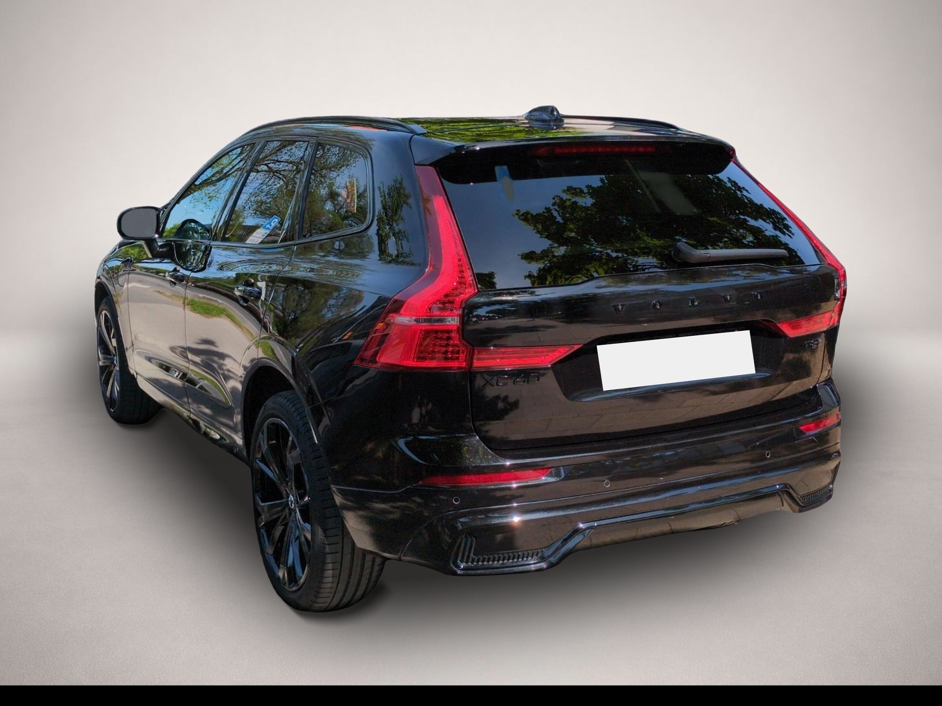 Fotografie 2 des Volvo XC60 XC 60 Plus Black Edition Recharge Plug-In Hybrid