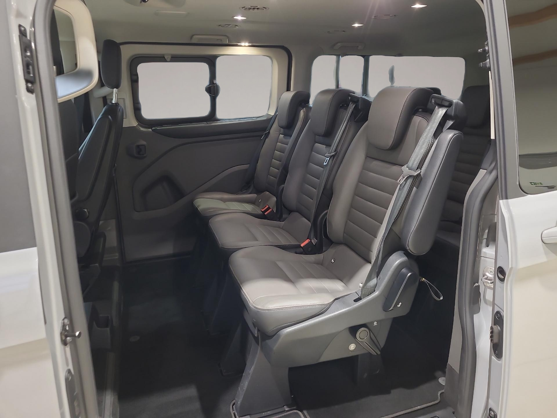Bild 6 Ford Tourneo Custom Titanium X 320 L2 8-Sitzer Navi