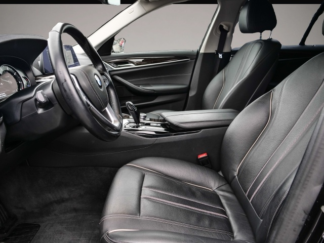 Bild 4 BMW 520 d Luxury Line Touring Mild Hybrid Park-Assis