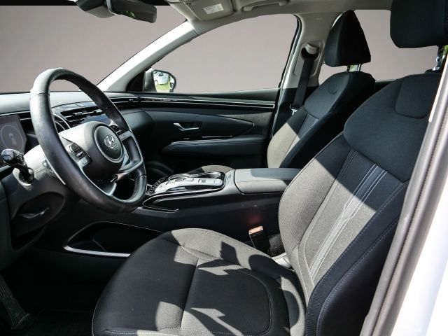 Bild 4 Hyundai TUCSON Trend Mild-Hybrid 2WD El. Panodach Navi D