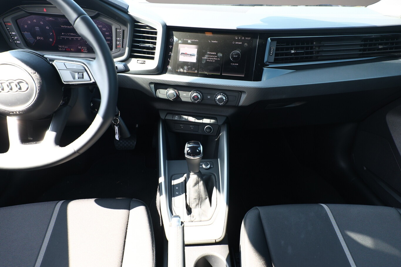 Bild 7 Audi A1 Sportback 30 TFSI S tronic advanced LED PDC