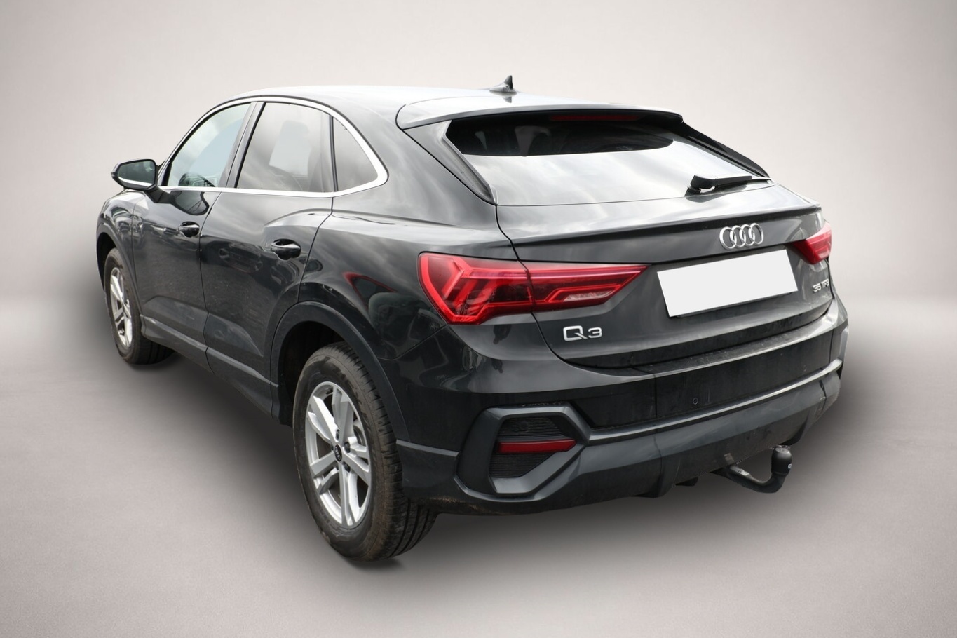 Fotografie 4 des Audi Q3 Sportback 35 1.5 TFSI 150 S-tronic MMI LED