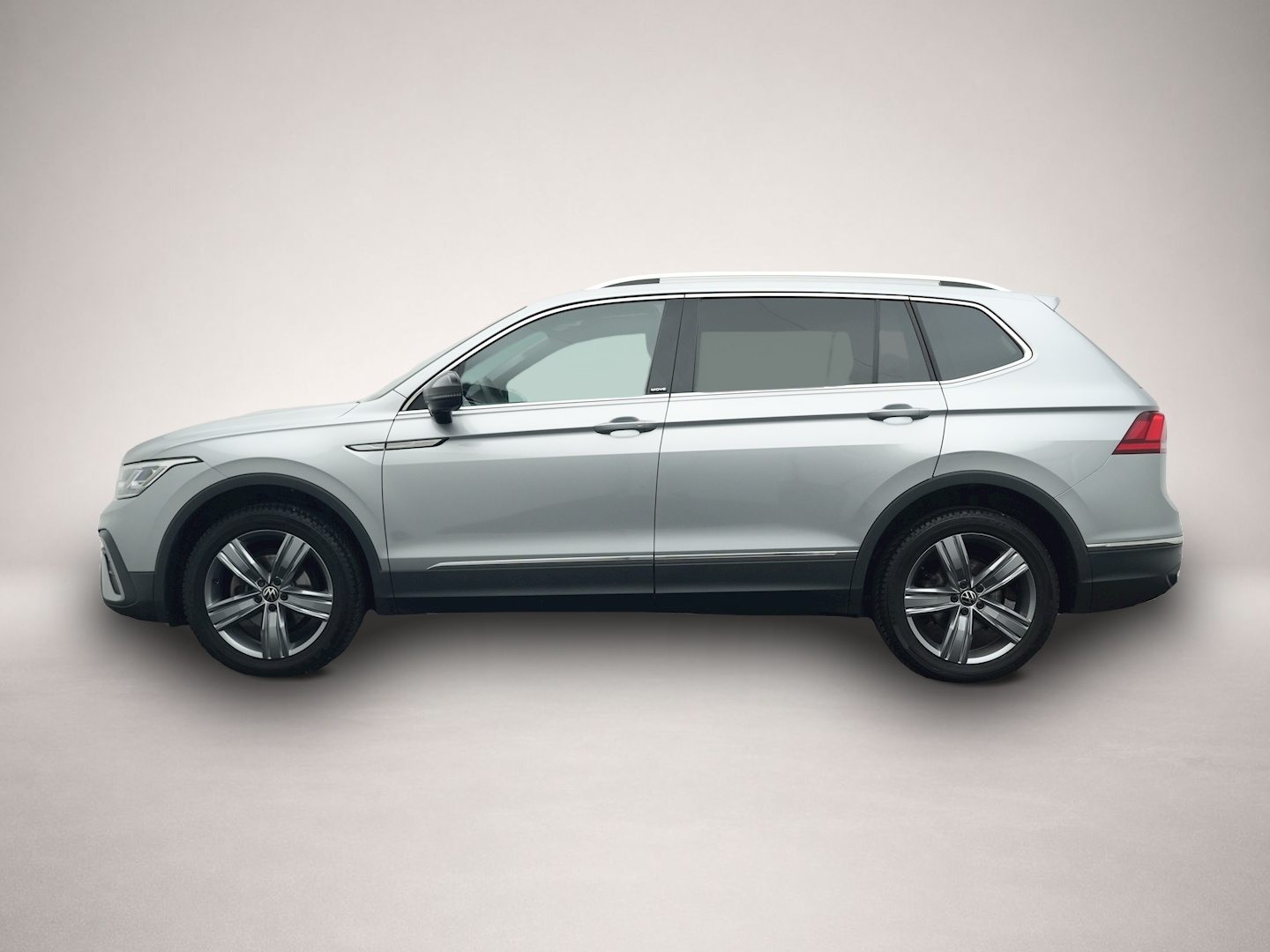 Fotografie 2 des Volkswagen Tiguan Allspace 1.5 TSI DSG Move 7SITZE AHK NAVI