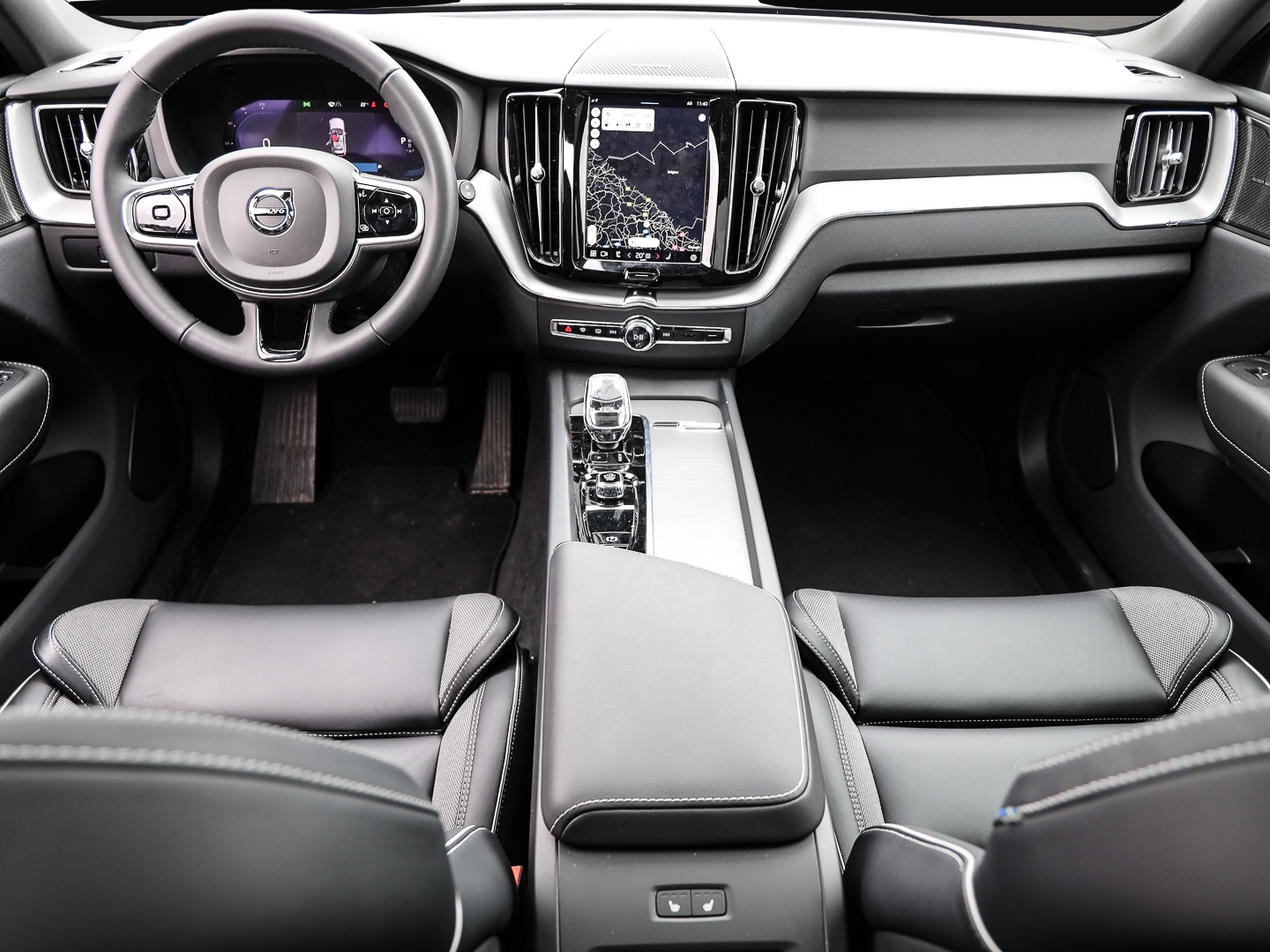 Bild 4 Volvo XC60 Plus Dark Recharge Plug-In Hybrid AWD T8 Tw