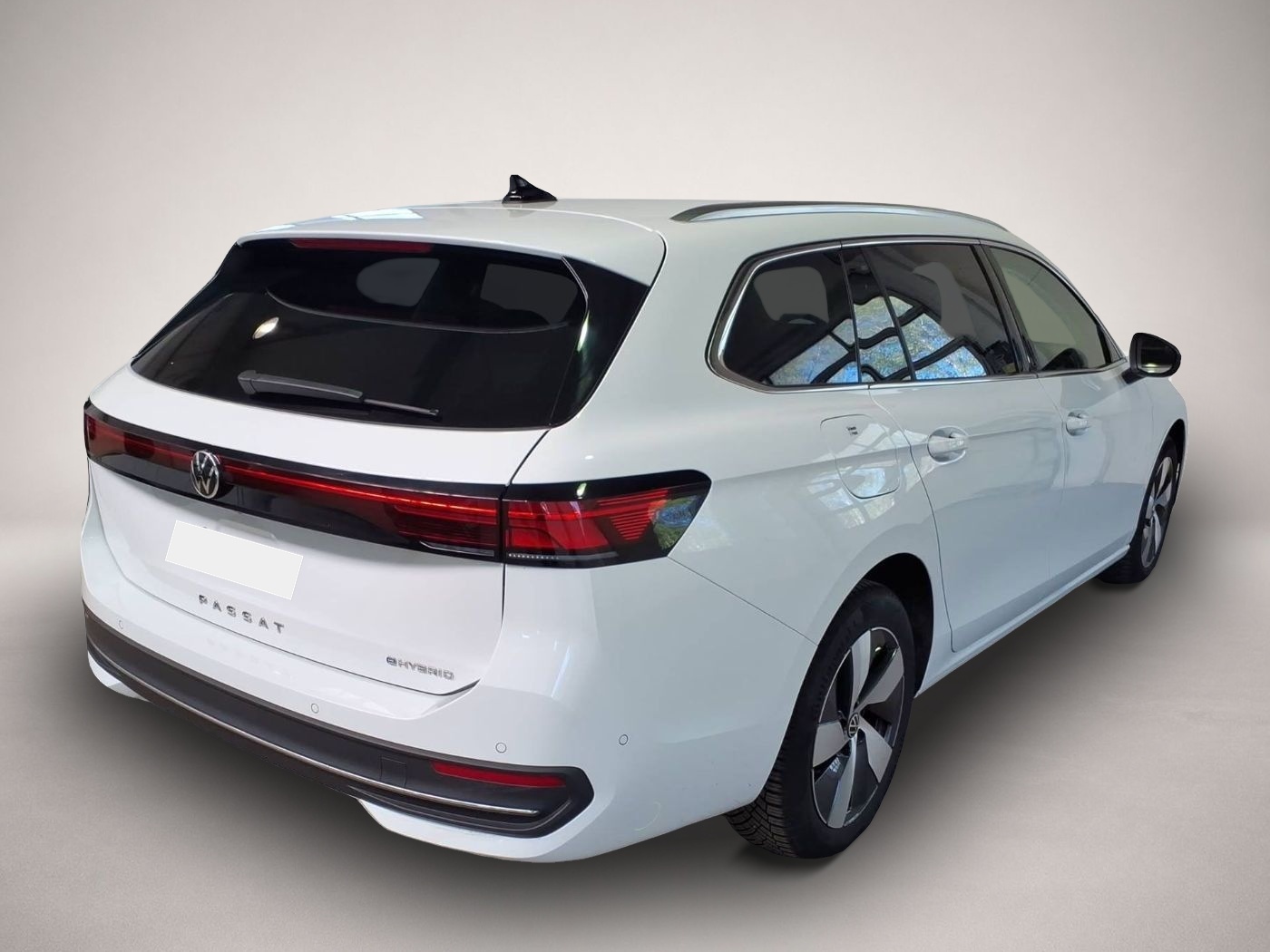 Bild 2 Volkswagen Passat Variant 1.5 eHybrid DSG Business LED NAVI