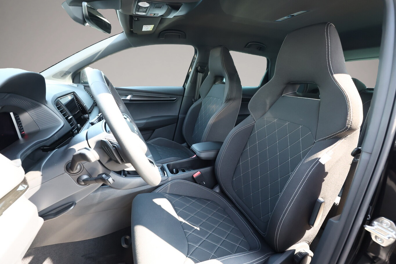 Bild 6 Skoda Karoq DSG 4x4 Sportl Matrix Nav 360° Canton ACC