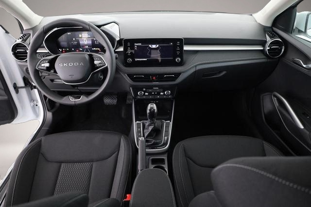 Fotografie 3 des Skoda Fabia Selection Fabia 1.0 TSI DSG Selection, 15-Zoll .