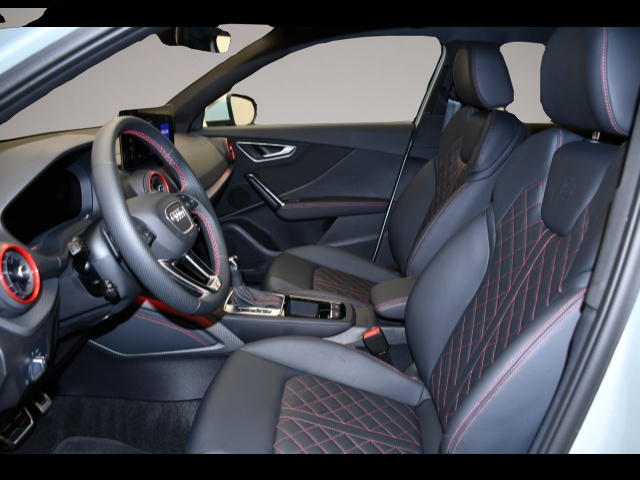 Bild 3 Audi Q2 35 TFSI S tronic S line LED/AHK/Leder