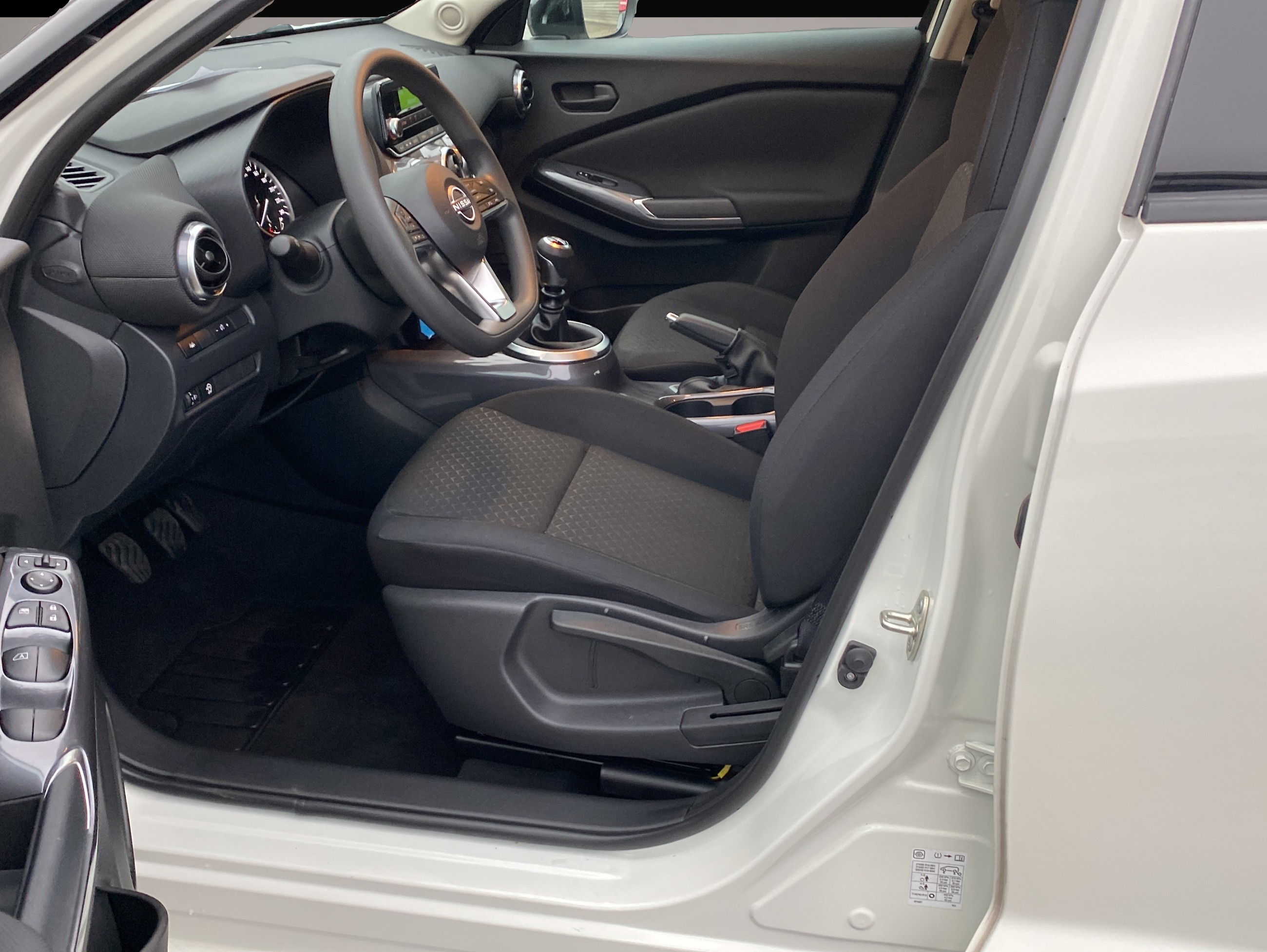 Fotografie 3 des Nissan Juke 1.0 DIG-T Visia*LED*Tempomat*Sportsitze*DAB