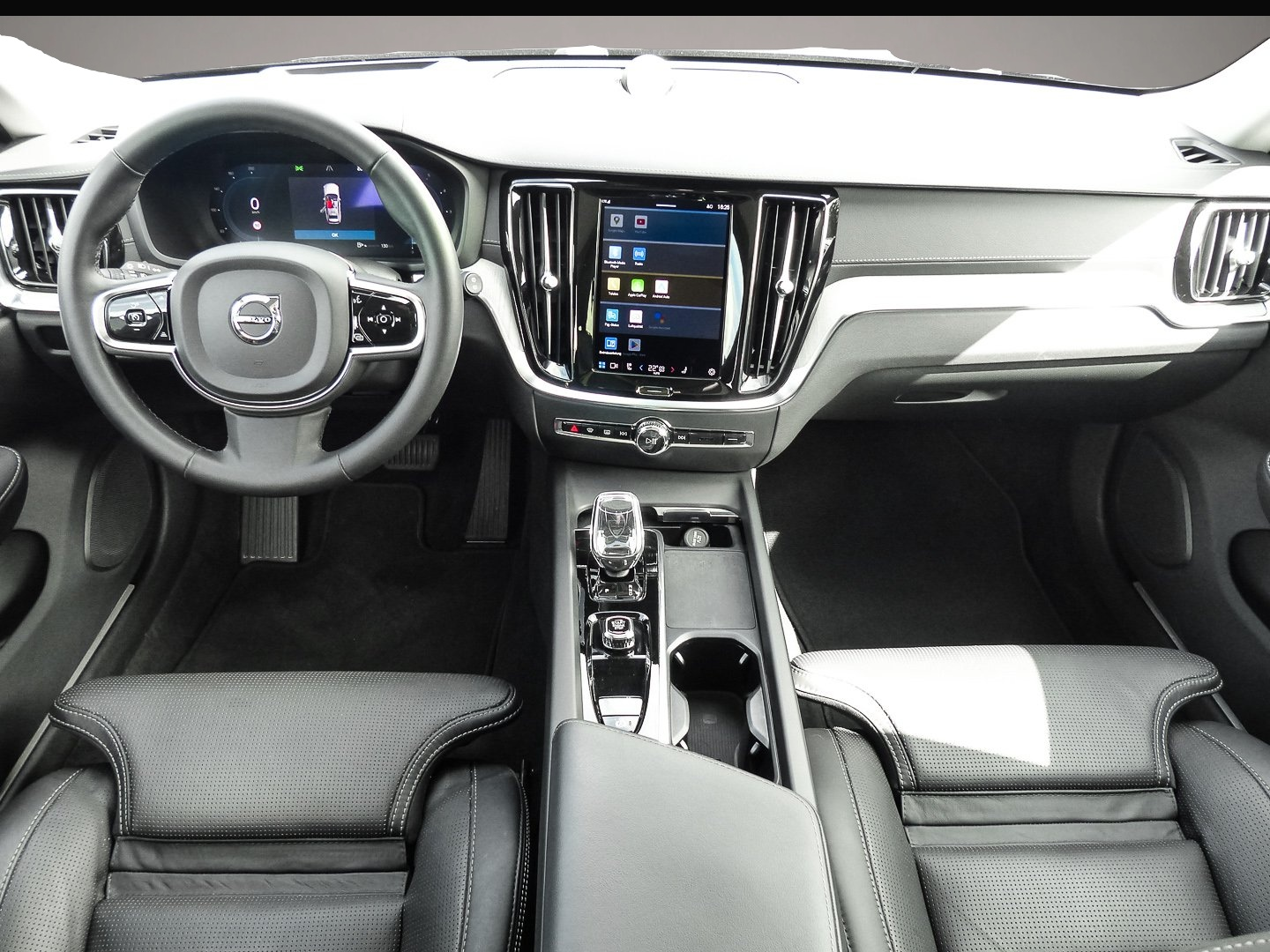 Bild 7 Volvo V60 Cross Country B4 AWD Ultimate Pano Head UP 3