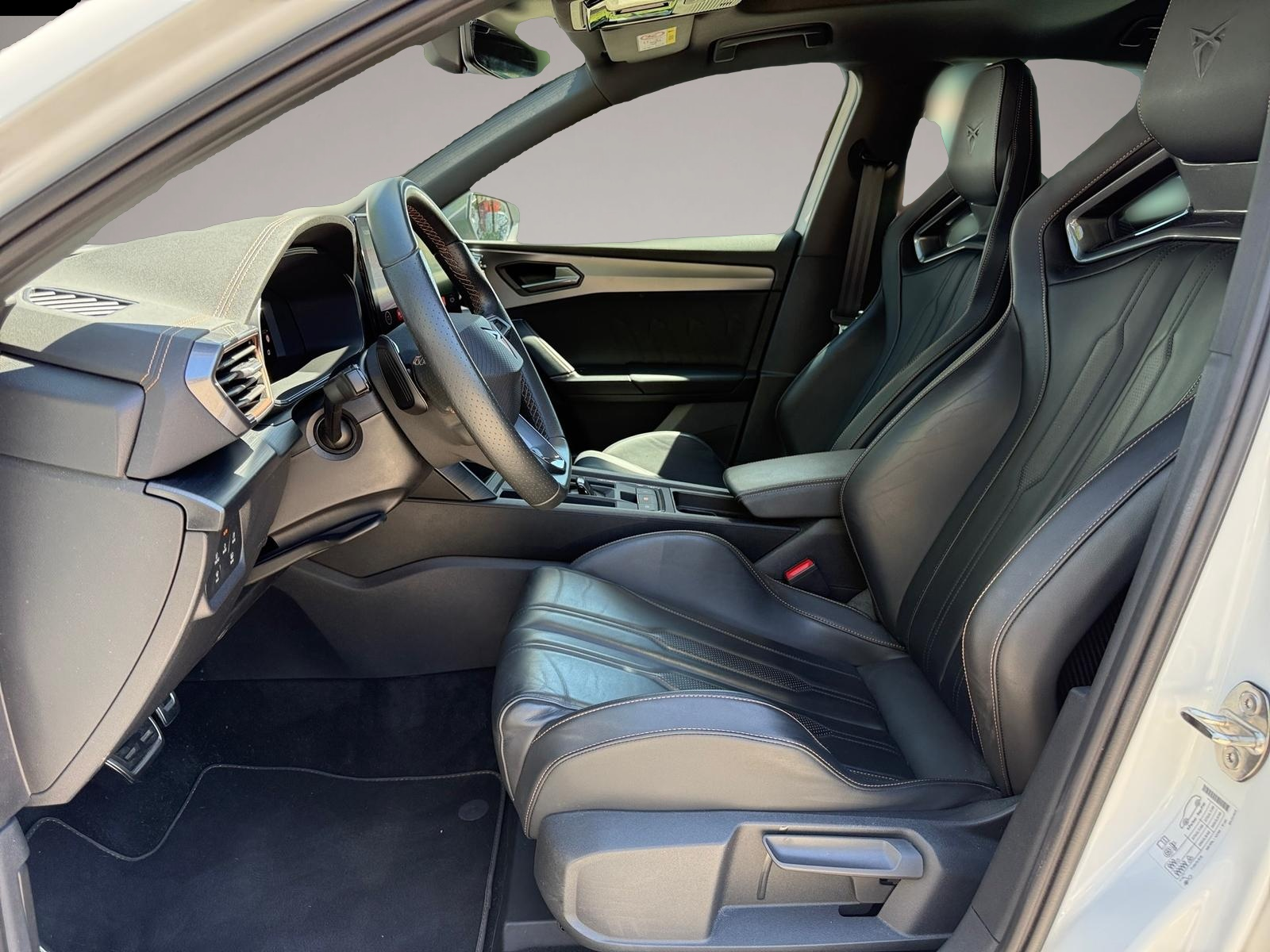 Fotografie 2 des Cupra Leon VZ 2.0 TSI DSG Cup NAVI ACC Kamera Pano