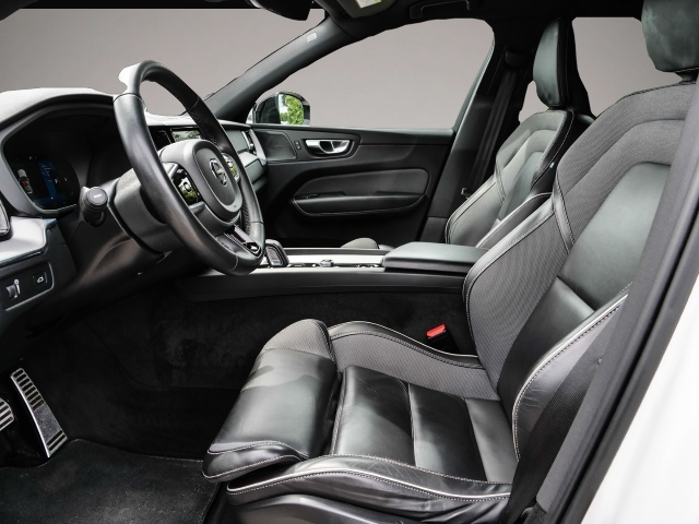 Bild 4 Volvo XC60 R Design 2WD AHK Leder Digitales Cockpit Me