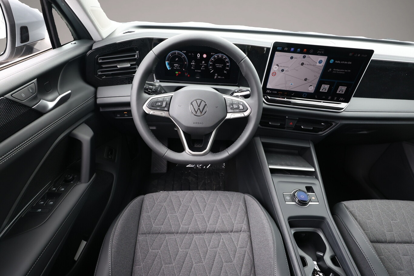 Bild 6 Volkswagen Tiguan DSG LED+ Nav 5JGar IQ.DRIVE SHZ Keyl 17Z