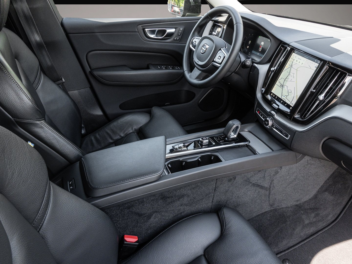 Bild 6 Volvo XC60 B4 2WD Plus Dark LED