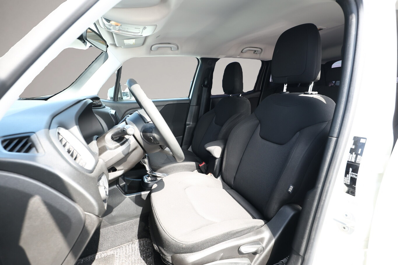 Bild 6 Jeep Renegade 1.3 T-GDI 150 DTC Longitude Nav PDC 16Z