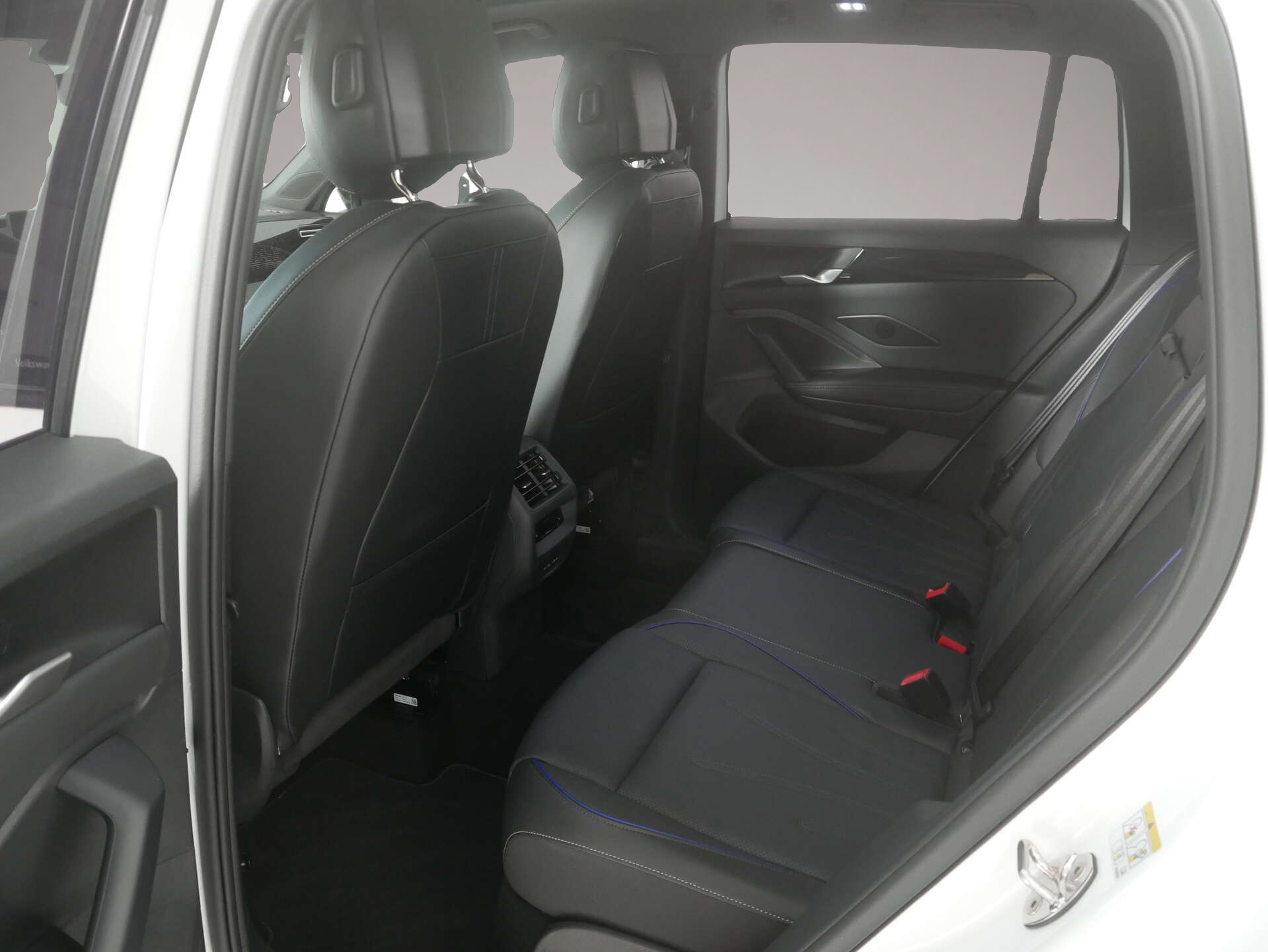 Bild 4 Volkswagen Tiguan 1.5 eHybrid R-Line Black Style