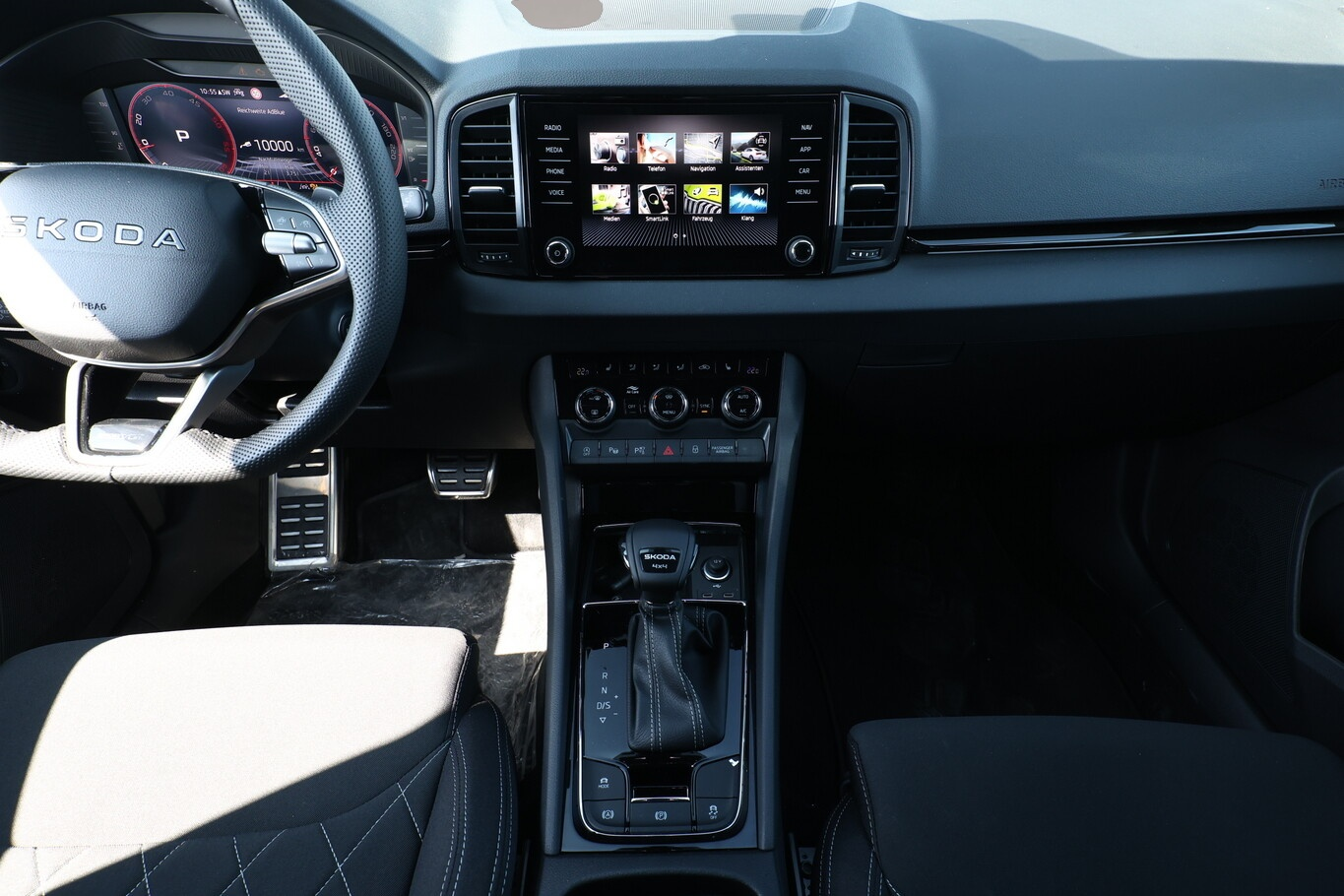 Bild 7 Skoda Karoq DSG 4x4 Sportl Matrix Nav 360° Canton ACC