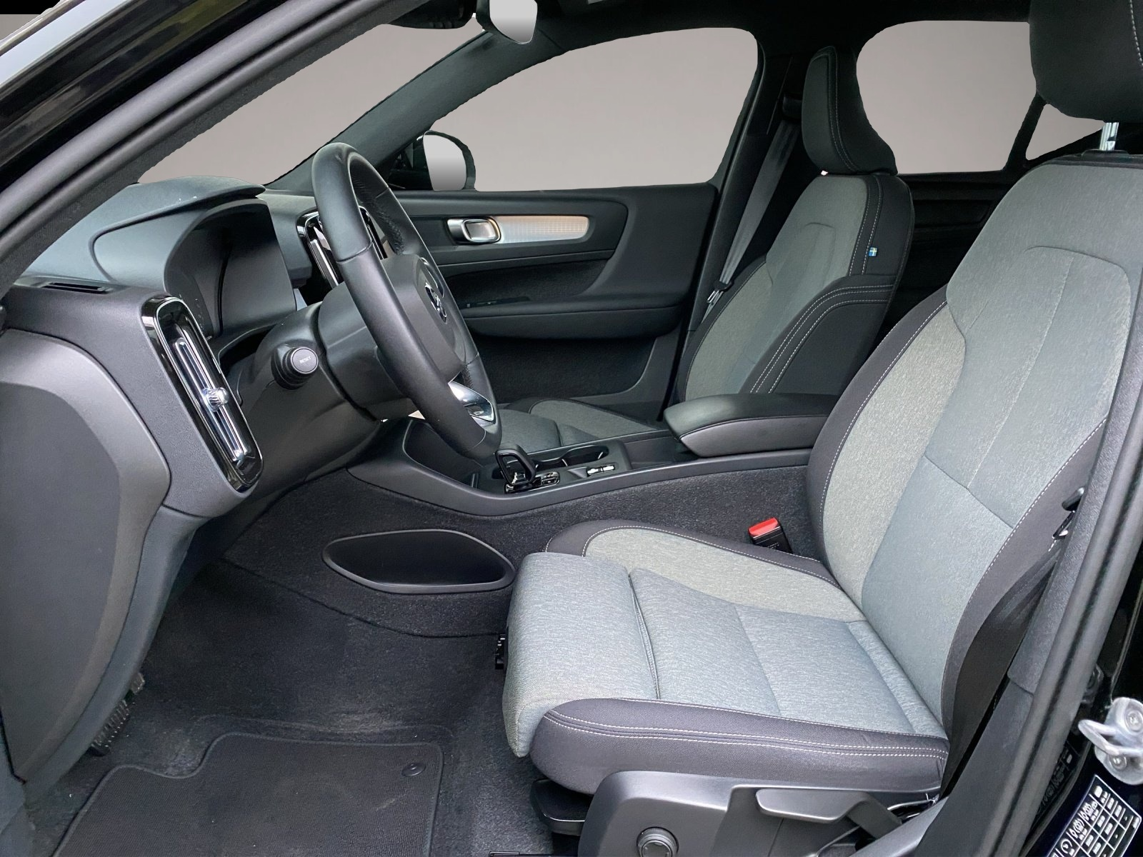 Bild 7 Volvo XC40 T4 Core LED*Navi*SHZ*WiPa*DAB*ACC*StHzg*PDC