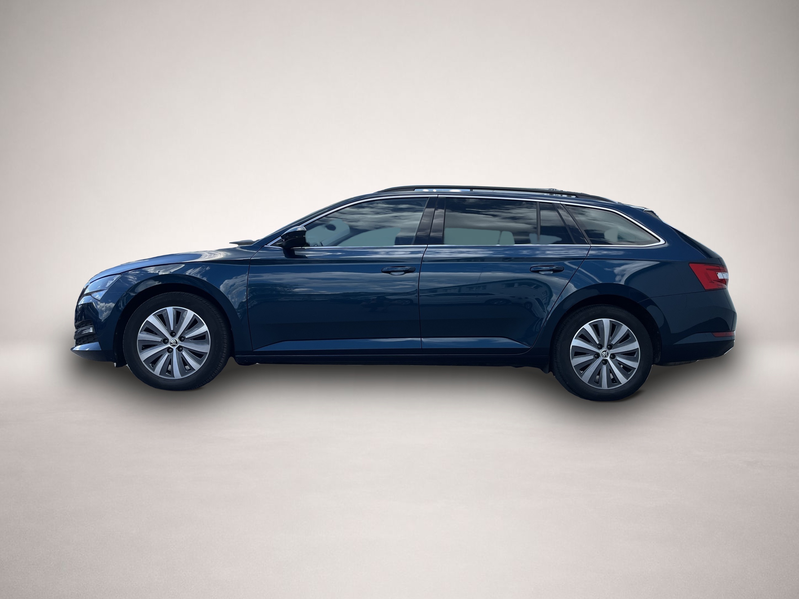 Fotografie Skoda Superb Combi 2.0 TDI DSG Ambition Navi ACC 4xSHZ