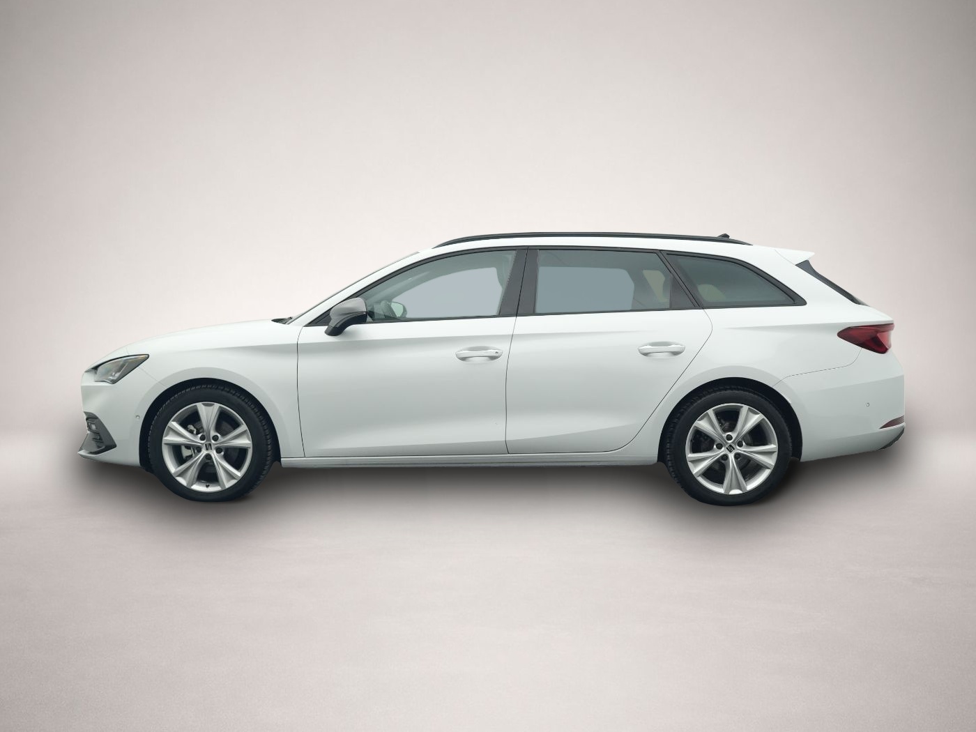 Fotografie 2 des Seat Leon Sportstourer 1.5 eTSI DSG FR LED NAVI ACC S