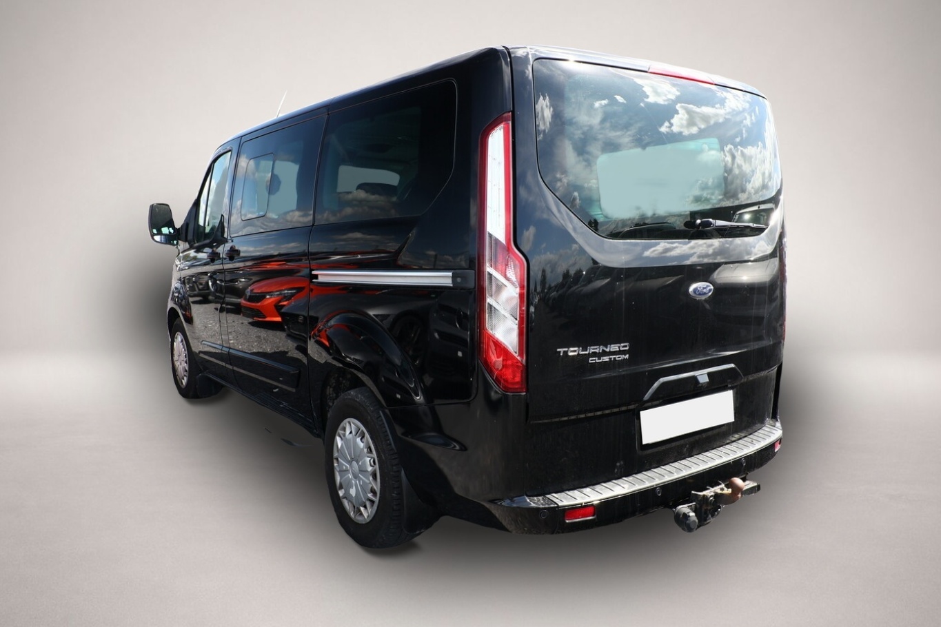 Fotografie des Ford Tourneo Custom 310 L1 2.0 TDCi 170 Titanium AHK