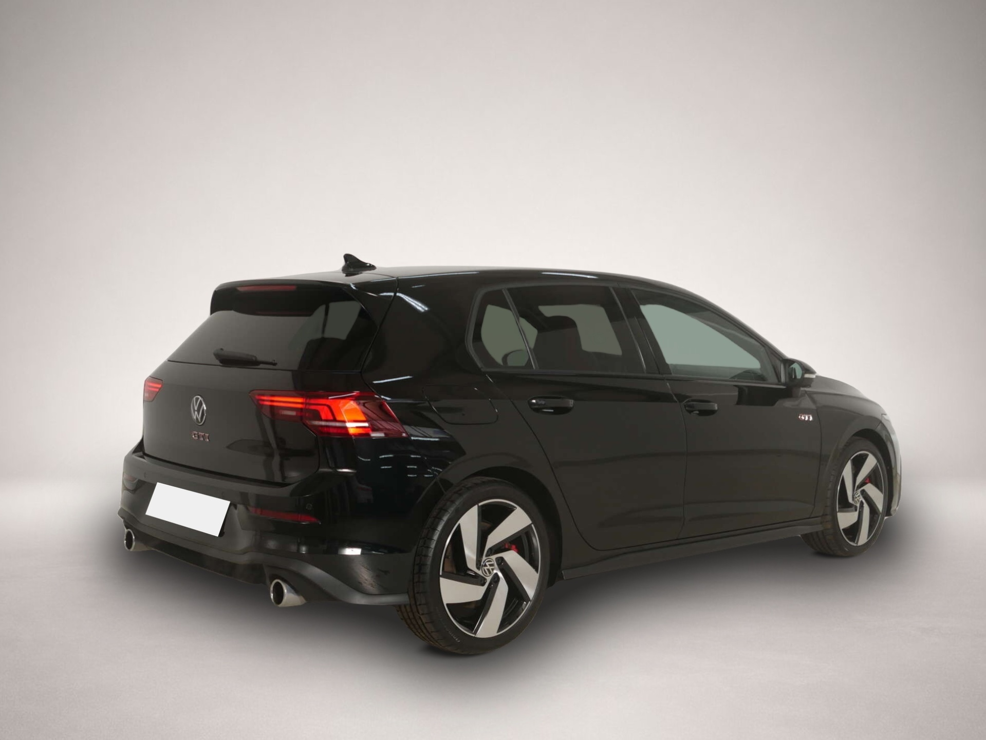 Bild 2 Volkswagen Golf 2.0 TSI GTI Black Style