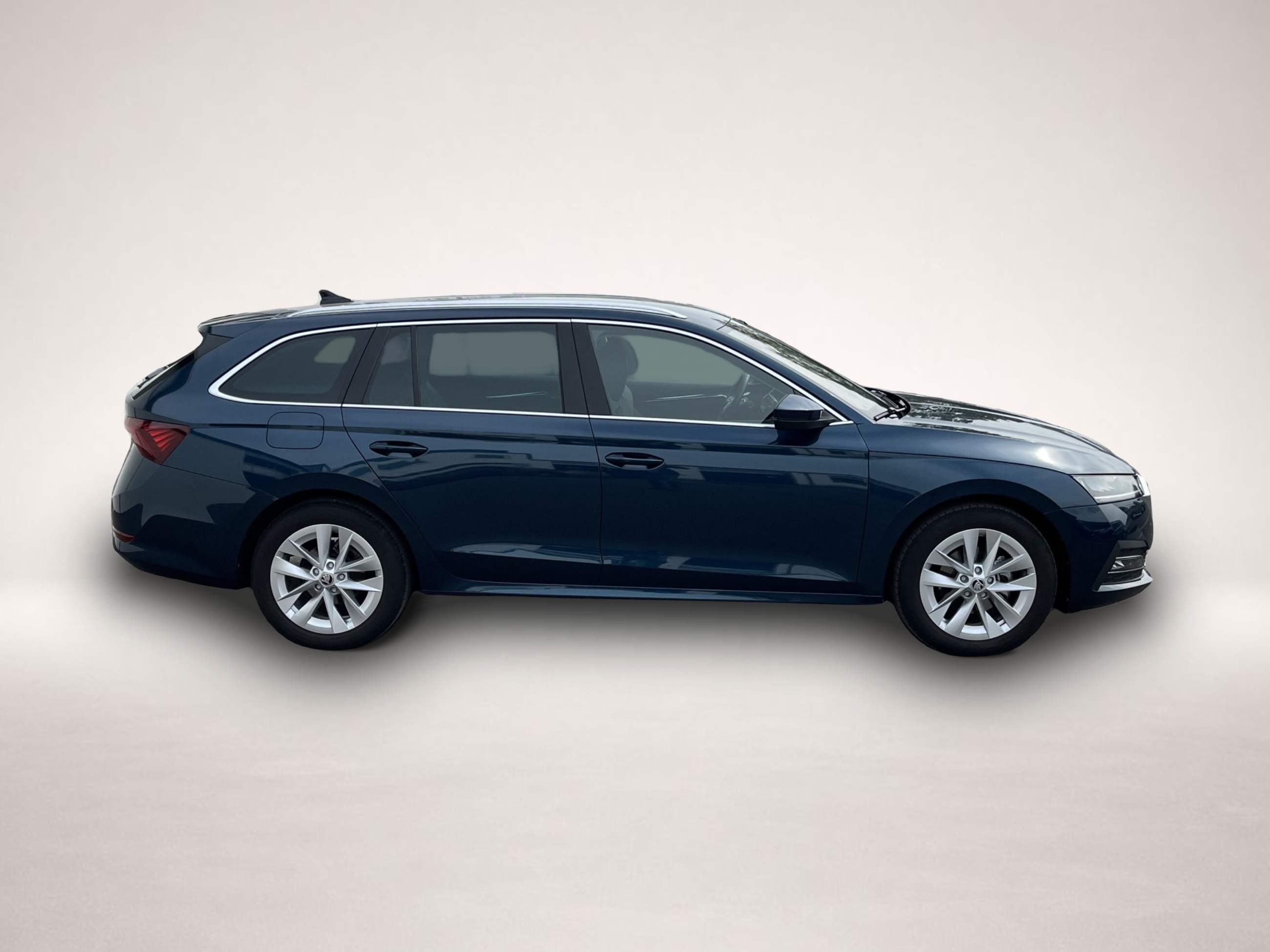 Bild 4 Skoda Octavia Combi 1.5 TSI Style AHK Navi RFK LED SHZ