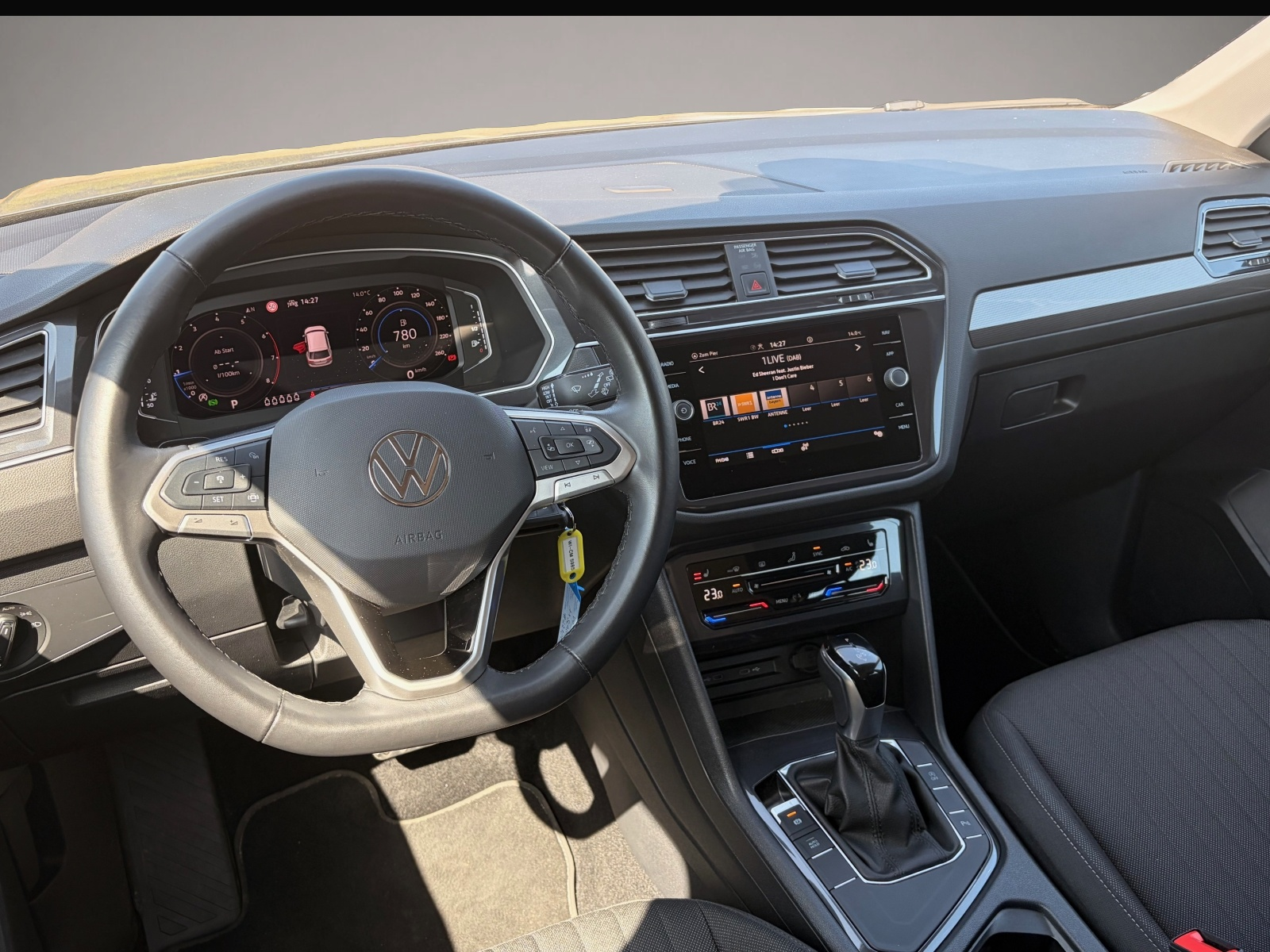 Bild 5 Volkswagen Tiguan Allspace Life Navi 7 Sitze AHK LED ACC El