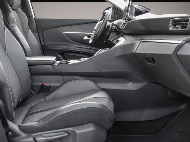 Bild 5 Peugeot 3008 Hybrid 225 Allure Pack Navi Digitales Cockp