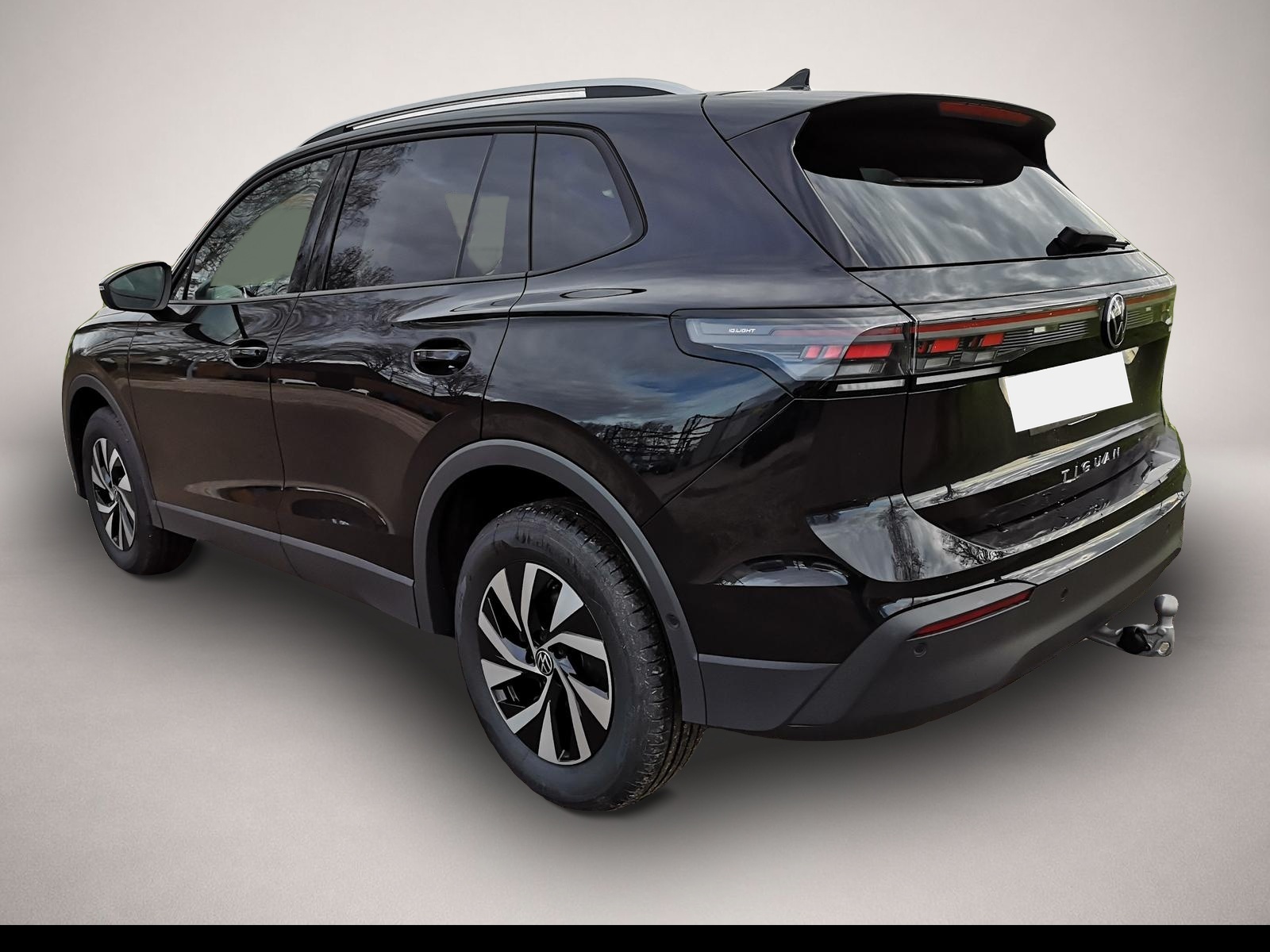 Bild 3 Volkswagen Tiguan 2.0 TDI Life Pano IQ LED Head GV5 AHK 360
