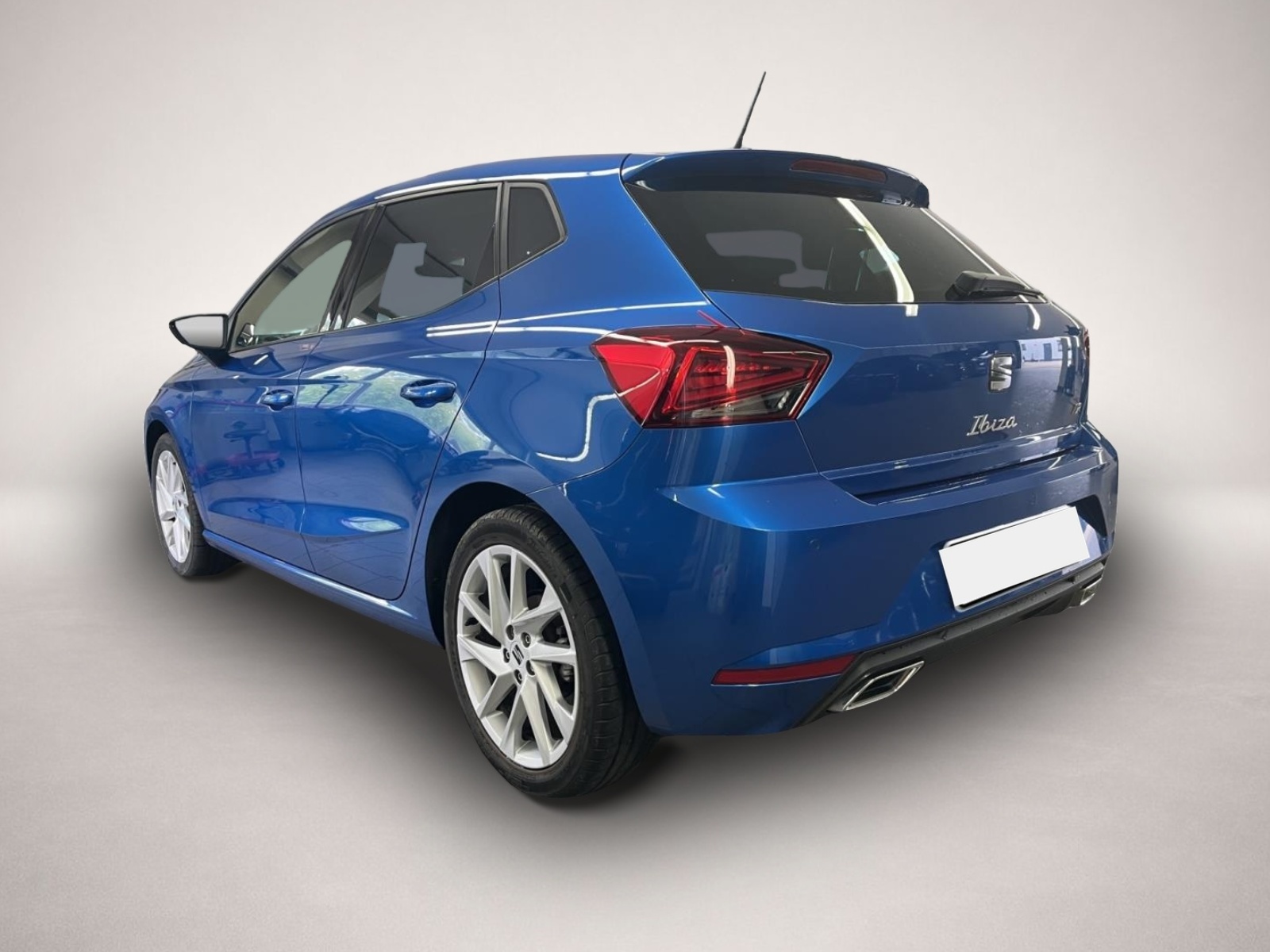 Bild 4 Seat Ibiza 1.0 TSI DSG FR ALCANTARA NAVI REAR VIEW SH