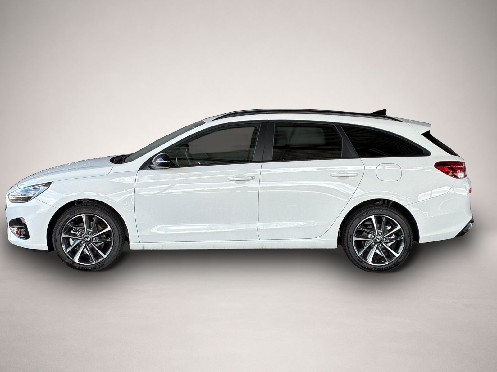 Fotografie 2 des Hyundai i30 Kombi Comfort Plus 1.0 TGDI DCT / Navi / Sit
