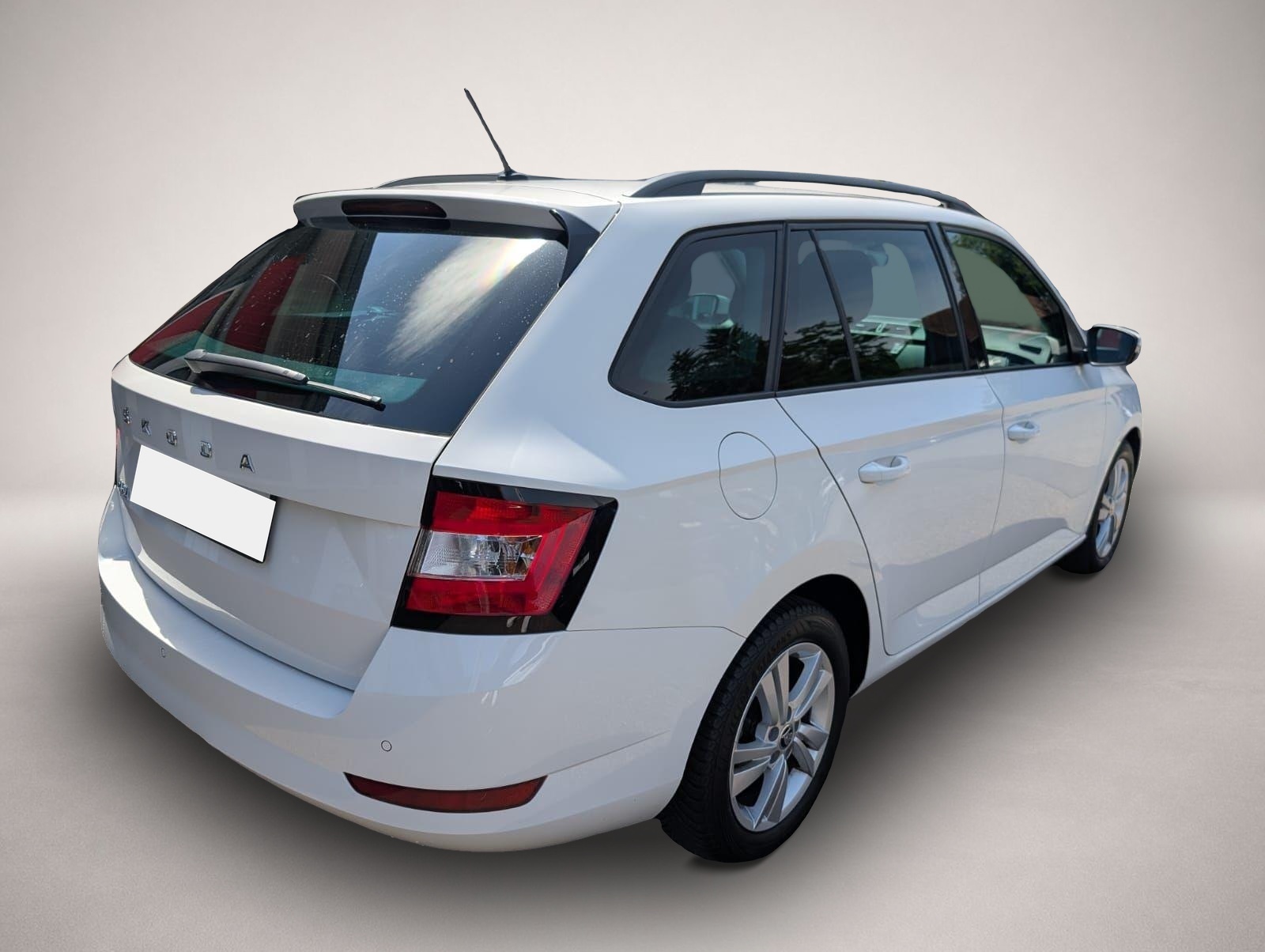 Bild 4 Skoda Fabia 1.0 TSI Combi DSG App SHZ PDC Kessy