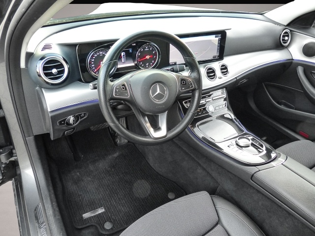 Mercedes-Benz E 200 E 200 T-Modell Niveau Navi LED El. Heckklappe Me - Thumbnail 4