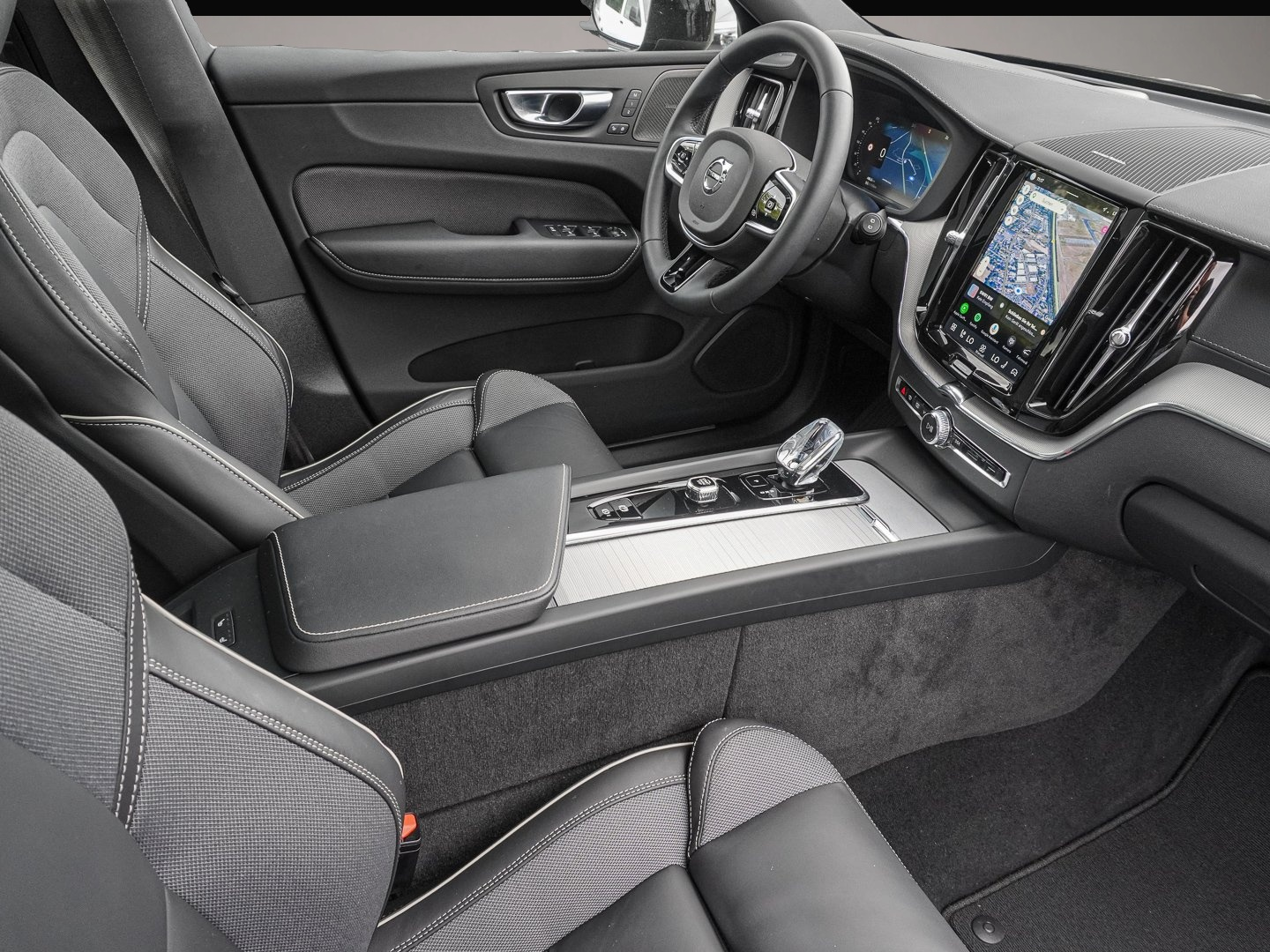 Bild 6 Volvo XC60 T8 AWD Ultra Black Ed. Plug-In Ultra Black