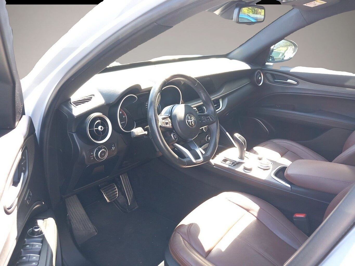 Bild 5 Alfa Romeo Stelvio 2.0 Turbo 280 Aut. 16V Ti Q4 Pano Nav
