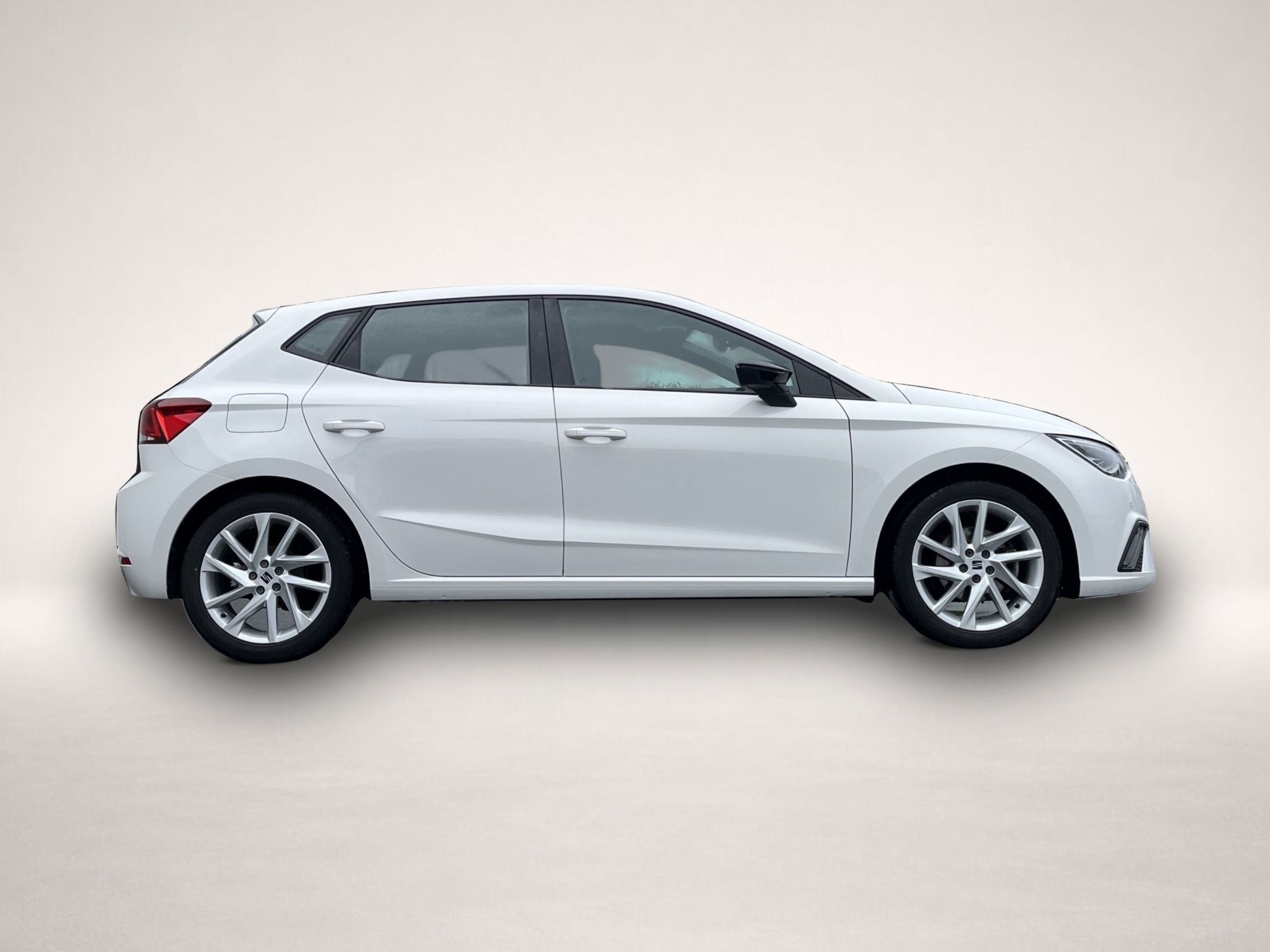 Fotografie 3 des Seat Ibiza 1.0 TSI FR Navi RFK LED SHZ DAB DigCockpit