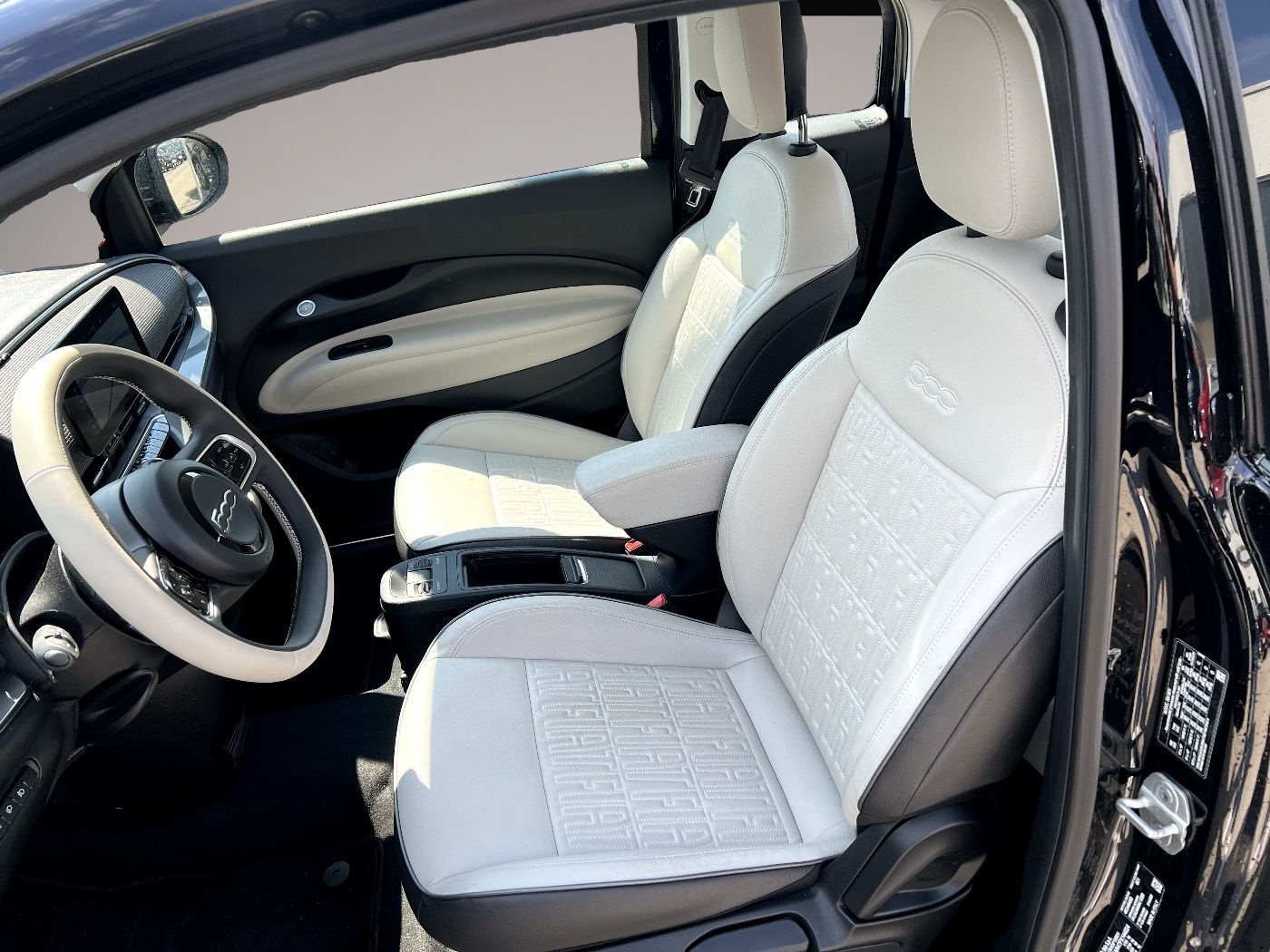 Bild 7 Fiat 500e 3+1 La Prima by Bocelli *LED Navi Leder DAB