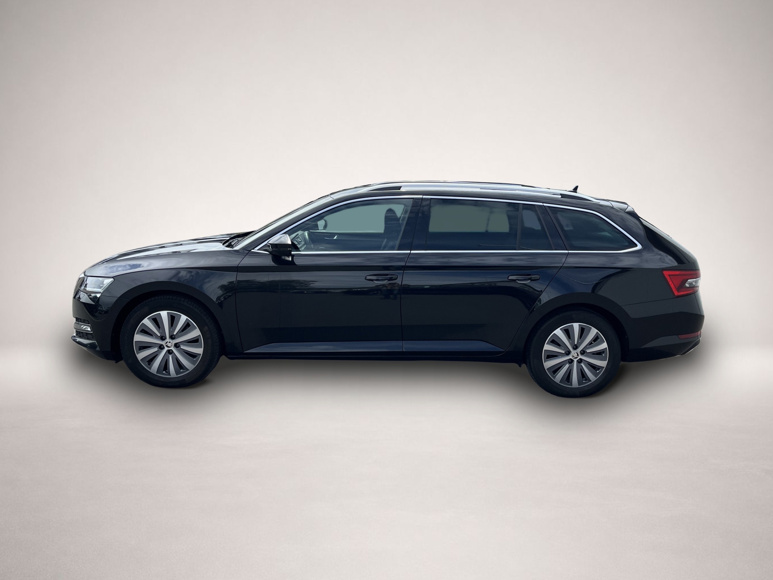 Fotografie Skoda Superb Combi 2.0 TDI DSG Style AHK VirtCockpit S