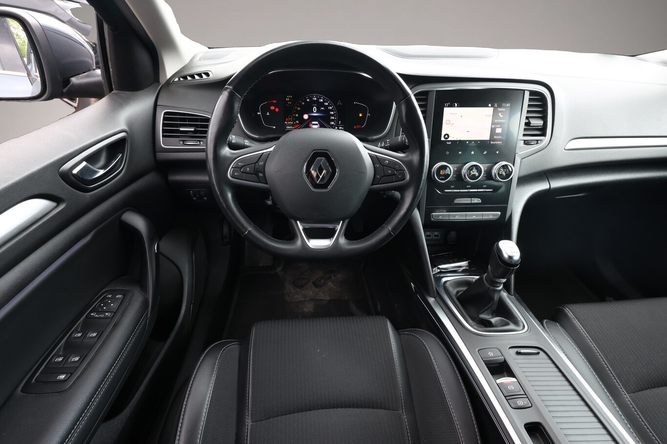 Bild 6 Renault Megane IV Grandtour 1.3 TCe 140 Intens LED Nav